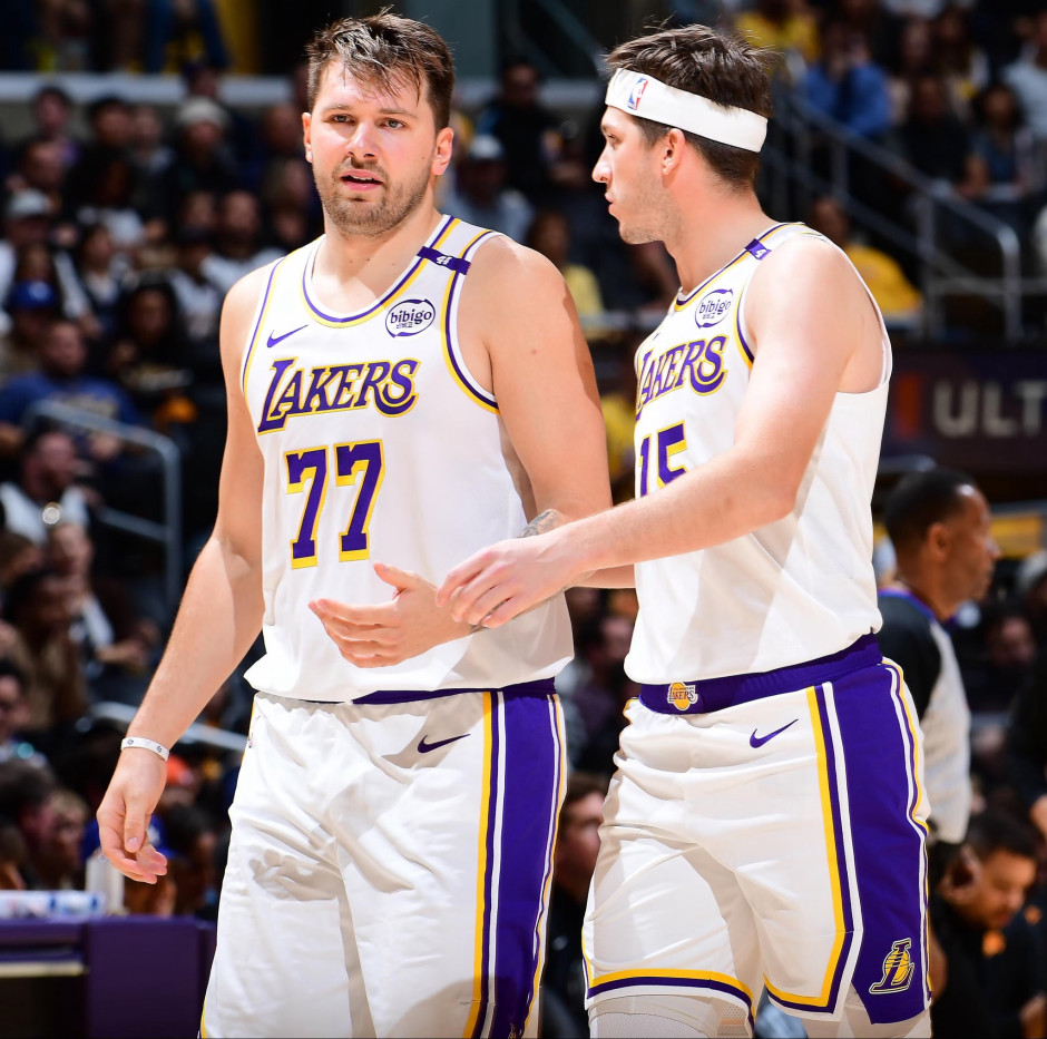 NBA半决赛湖人VS雷霆最新消息：里夫斯G1仅得8分 生涯季后赛首秀曾拿下23分 东契奇力挺好朋友！